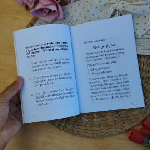 40 Alasan Kenapa Ilmu Agama Lebih Baik Daripada Harta by RUMAYSHO - Gambar 3