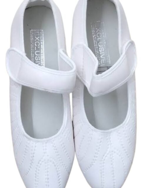 Sepatu Akar